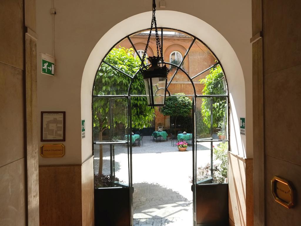 Casa Di Santa Francesca Romana A Ponte Rotto Exterior photo
